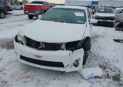 2014 Toyota Camry Le z USA, uszkodzony, nr VIN 4T1BF1FK0EU310358